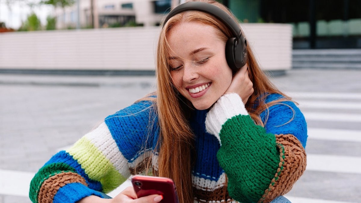 Tai nghe Bluetooth chính hãng mang lại trải nghiệm âm thanh trung thực và chất lượng cao vượt trội Tai nghe Bluetooth chính hãng mang lại trải nghiệm âm thanh trung thực và chất lượng cao vượt trội